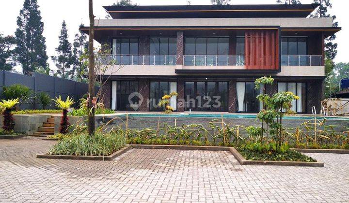 Dijual VILLA ada kolam renang 4 Kamar di Cisarua Bogor 1