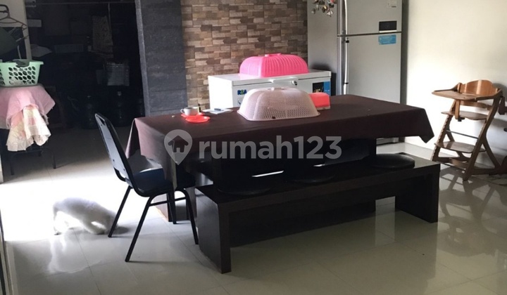 Disewakan Rumah Asri ******** 2