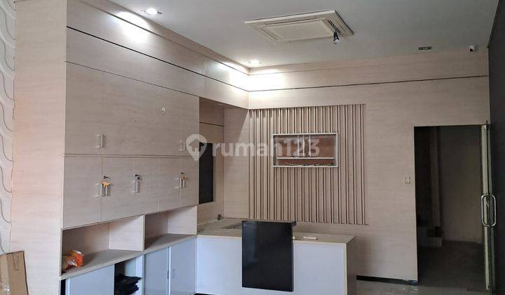 Disewakan Rumah Royal Residence, Semi Furnish, 2Lantai, Siap Huni 1