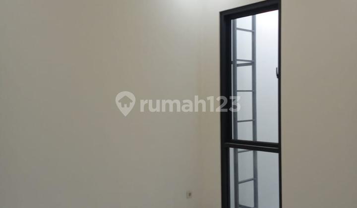 Rumah Metland Puri Clematis Baru 5x20m2 2 Lantai SHM Siap Huni 2