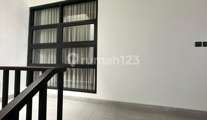 Rumah Taman Kencana Minimalis Modern 8x15m2 3 Lantai SHM Langka 2