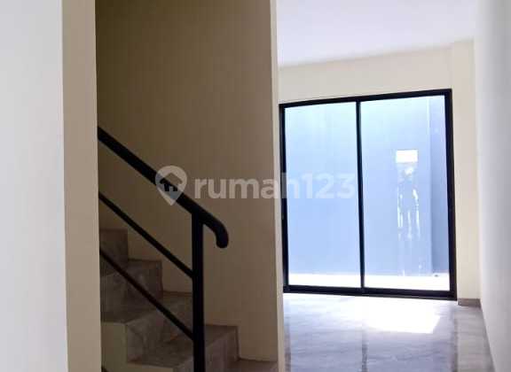 Rumah Baru Sumur Batu Kemayoran 63m2 4 Lantai Siap Huni SHM 2