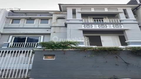 Rumah Pik Bgm Townhouse Emerald 8x15m2 3 Lantai Siap Huni Bagus 2