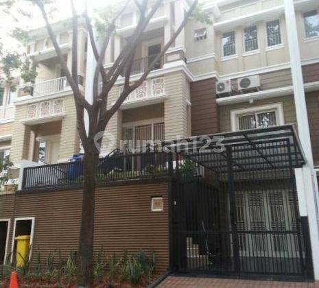 Rumah Pik Bgm Townhouse Emerald 8x15m2 3 Lantai Semi Furnished 2