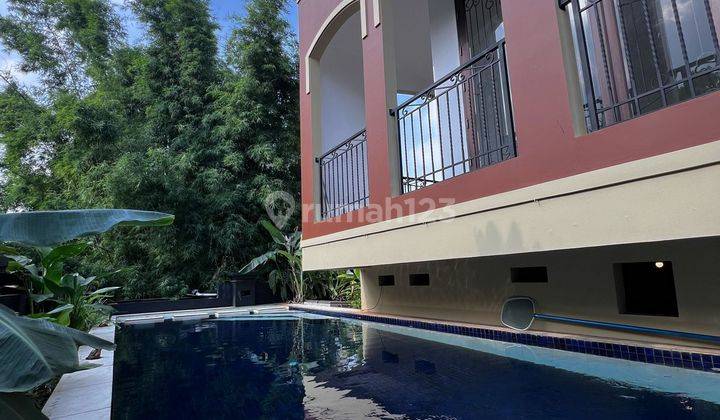 Rumah Pik Walet 311m2 2 Lantai Shm Hoek Ada Pool Good Deal 2