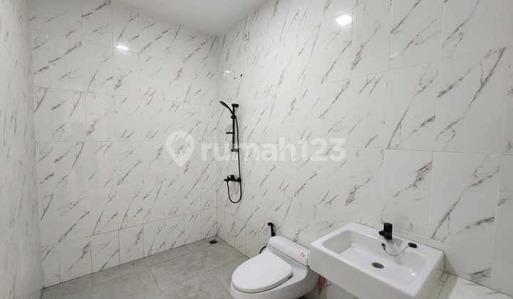 Rumah Brand New Citra 2 Ext 10x20m2 3 Lantai Boulevard Best Deal  2