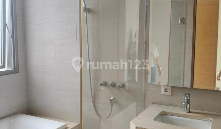 Condo Taman Anggrek Tower Beech 135M2 Private Lift Semi Furnished