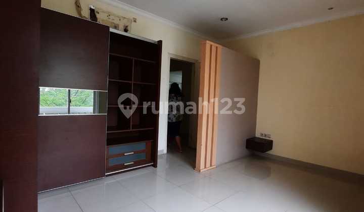 Rumah Layar Permai 8x15m2 2,5 Lantai Semi Furnished Unit Terbatas