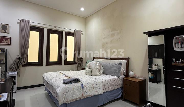 Rumah Manyar Pik 7x25m2 SHM Semi Furnished Unit Rapi Best Value 2