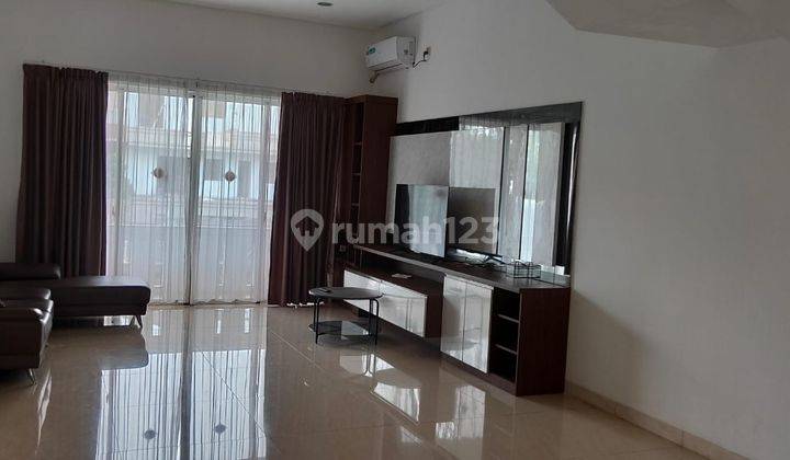 Rumah Pik Crown Golf 8x24m2 2,5 Lantai Full Furnished Bagus 1