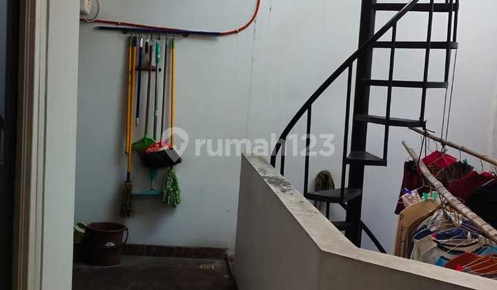 Hankam Joglo Complex House, 7.5x24m², 2.5 Floors, Neat Certificate of Ownership, Ready to Occupy 2