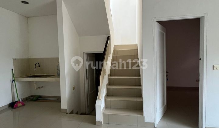 Golf Lake House Hoek 6x15m2 2 Floors Standard Developer Ngantong Golf Lake House Hoek 6x15m2 2 Floors Standard Developer Ngantong