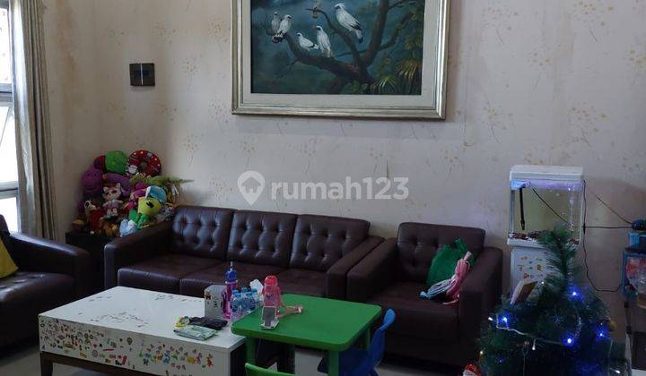 Rumah Pik Manyar Permai 8x17m2 2,5 Lantai Granit Semi Furnished 1