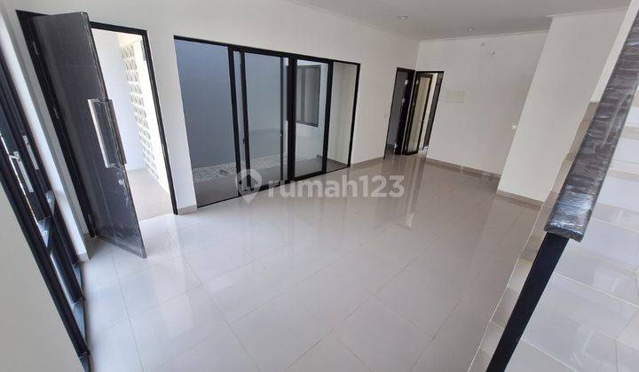 Rumah Pik 2 8x15m2 2 Lantai Unfurnished Baru Siap Huni Good Deal 1