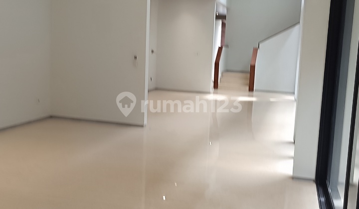 Di Jual Rumah Brand New 3 Lantai, Simprug Golf, Jakarta Selatan