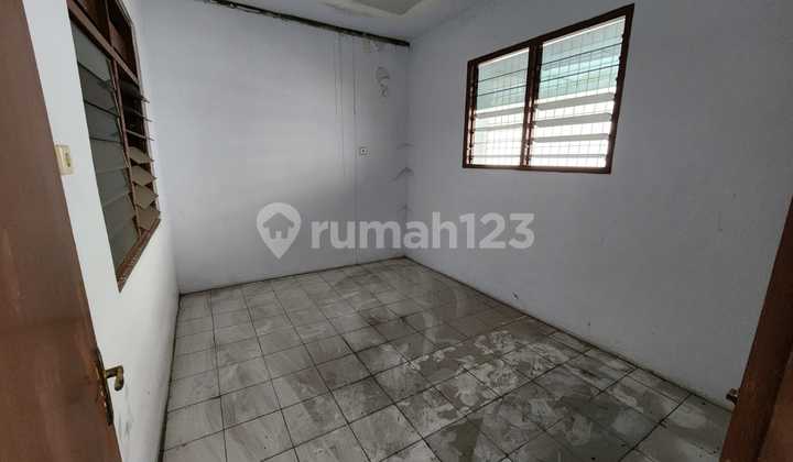 Dijual Rumah Tua 2 Lantai, Villa Kapuk Indah, Jakarta Barat 2