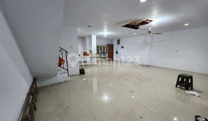 Dijual Rumah Tua 2 Lantai, Villa Kapuk Indah, Jakarta Barat Dijual Rumah Tua 2 Lantai, Villa Kapuk Indah, Jakarta Barat