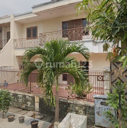 2-story house for sale, neat and nice, sustainable palm garden, West Jakarta. 2-story house for sale, neat and nice, sustainable palm garden, West Jakarta.