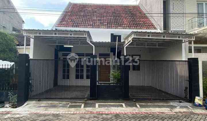 Rumah Minimalis Manyar Jaya Surabaya Timur