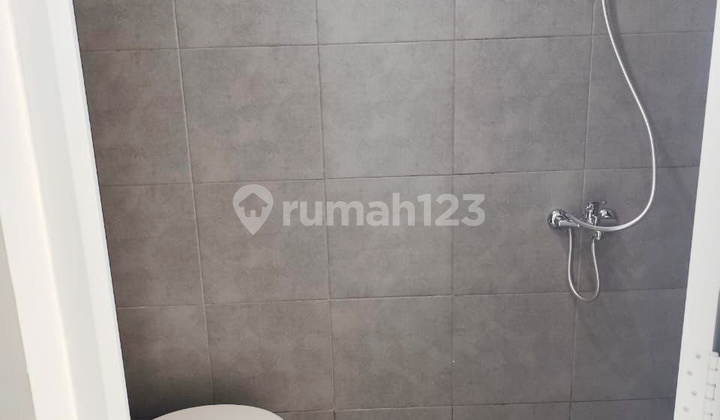 Beautiful Ready-to-Live-in Apartment Westown View Surabaya! 2