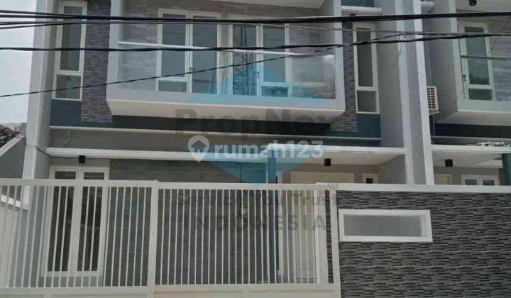 GRESS Rumah 2 Lantai Raya Manyar Tirtomoyo Surabaya Timur 1