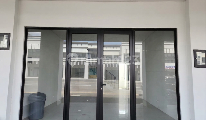 Modern Shophouse Grass at Citraland CBD Driyorejo