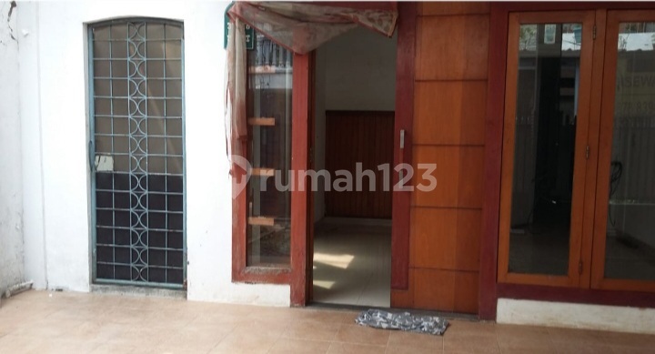 Disewakan Rumah Ditebet Belakang Bank Mandiri Supomo Tebet Jaksel Disewakan Rumah Ditebet Belakang Bank Mandiri Supomo Tebet Jaksel