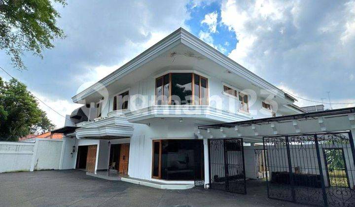 Rumah Besar Kemang Lokasi Strategis Parkir Luas 1