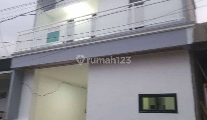 Rumah 2 Lantai 3 Kamar Tidur Di Harapan Indah Bekasi  1