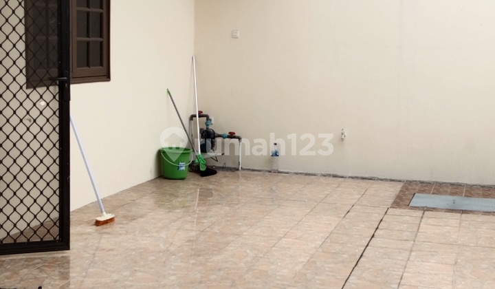 Disewakan Rumah 1.5 Lt Semi Furnish Di Metland Ujung Menteng Cakung 