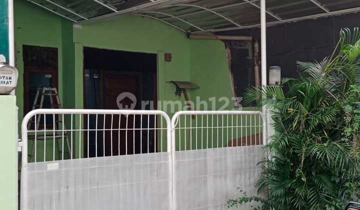 disewakan rumah semi furnish 2 lt di metland non cluster