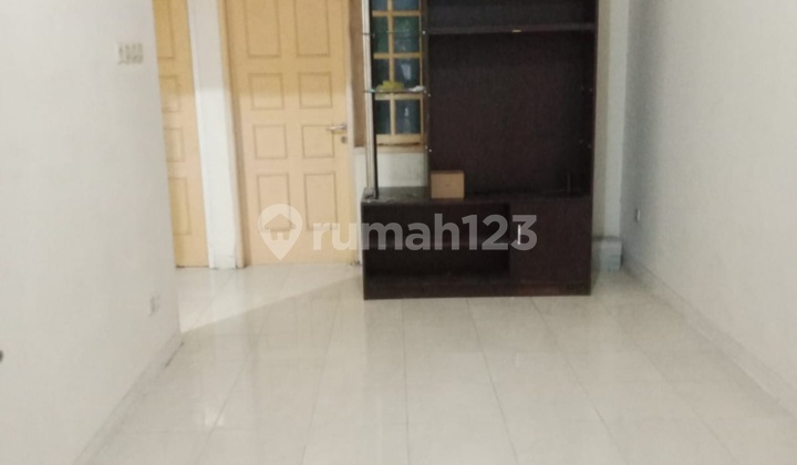 For Rent 1.5 Story Semi-Furnished House in Royal Residence, Cakung 2