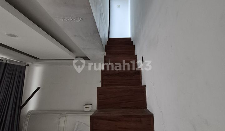 Dijual Rumah 2Lt di Bawah NJOP di Bungur Raya 2