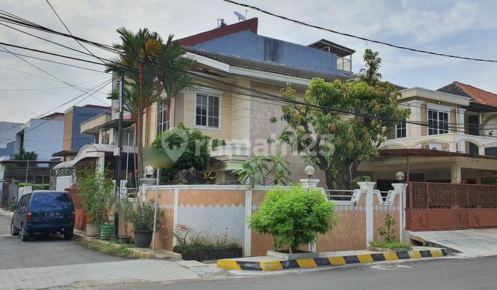 For sale 2-story hook house in Kelapa Gading