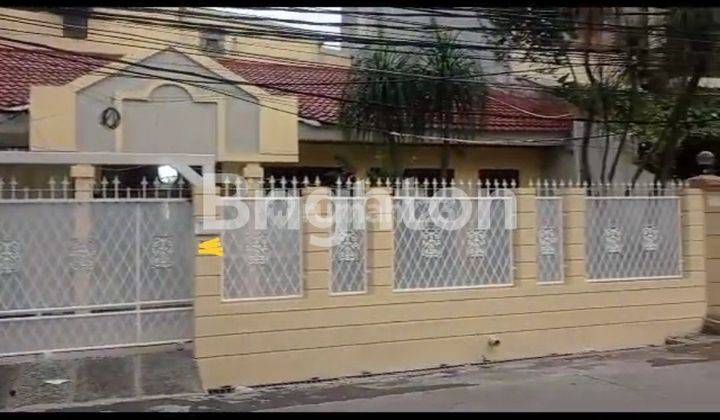 Rumah 3 Lantai di Jalan Seroja, Tomang 1