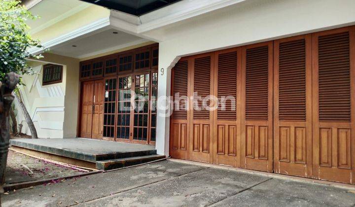 RUMAH 2,5 LANTAI DI KEBON KACANG 2