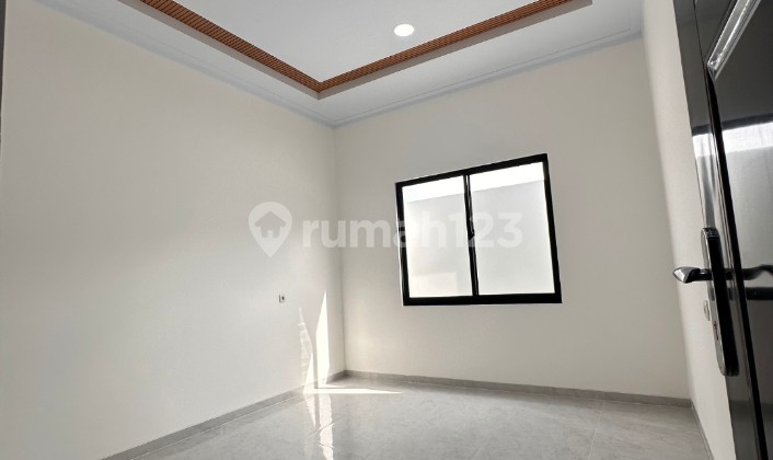 Turun Harga Rumah Baru 3 Lantai Row Jalan 3 Mobil Bebas Banjir di Tanjung Duren, Jakarta Barat