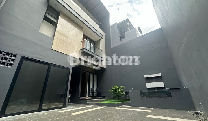 RUMAH MEWAH DI GRAND TREVISTA RESIDENCE, KEBUN JERUK RUMAH MEWAH DI GRAND TREVISTA RESIDENCE, KEBUN JERUK