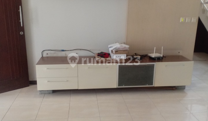 Rumah Nyaman dengan Taman Luas Tatar Larangtapa Kota Baru Parahyangan Bandung