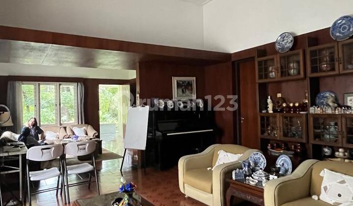 Rumah Luas dan Asri di Sayap Dago Bandung