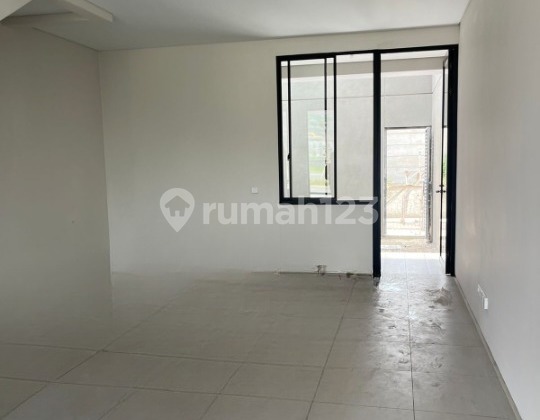 New 3-Storey Shop House in Sasakirana, Kota Baru Parahyangan New 3-Storey Shop House in Sasakirana, Kota Baru Parahyangan