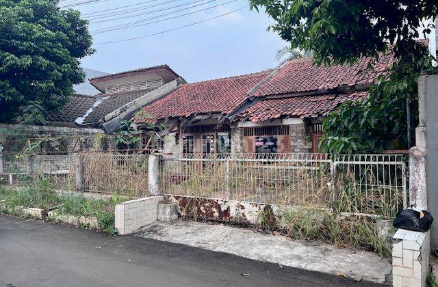 di Komplek Batan Indah, Tangerang Selatan. Rumah Hitung Tanah 1