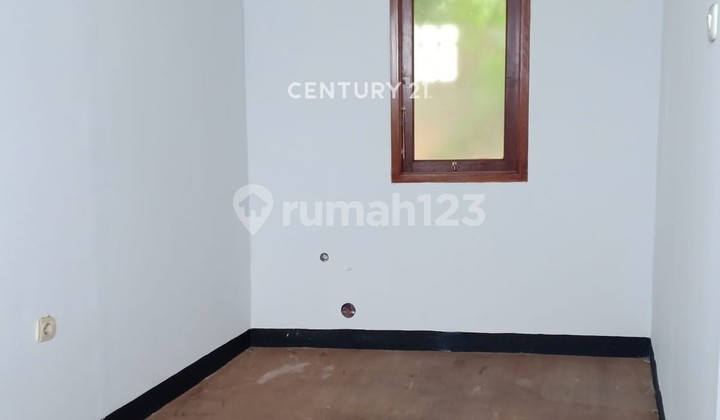 Comfortable and Ready-to-Occupy Strategic House in Pajajaran, Bandung 2