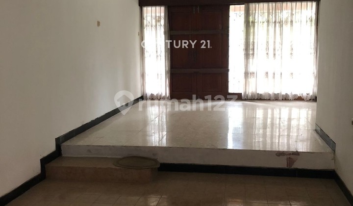 Ready-to-Occupy House in a Comfortable and Strategic Environment in Andir, Bandung 2