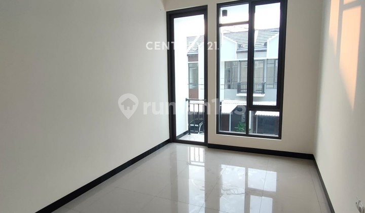 Rumah 2 Lantai Bersih Dan Nyaman Siap Huni Di TKI 5 Bandung 2