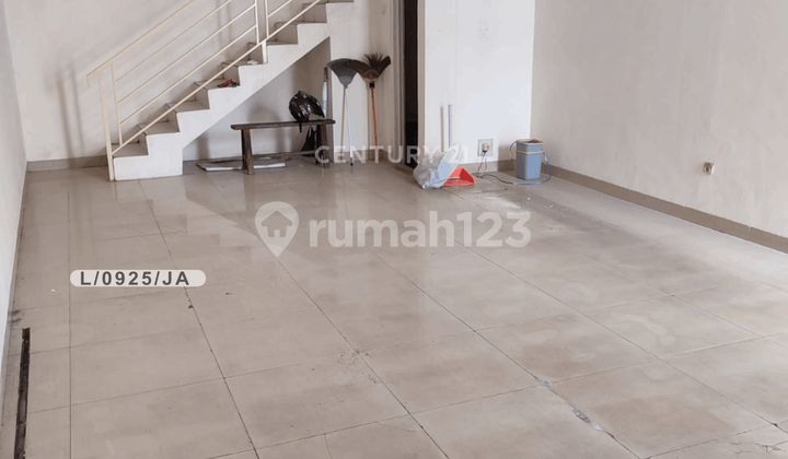 Ready-to-Use 2-Story Shophouse Strategically Located on Main Road Jl Sadang Bandung Ready-to-Use 2-Story Shophouse Strategically Located on Main Road Jl Sadang Bandung