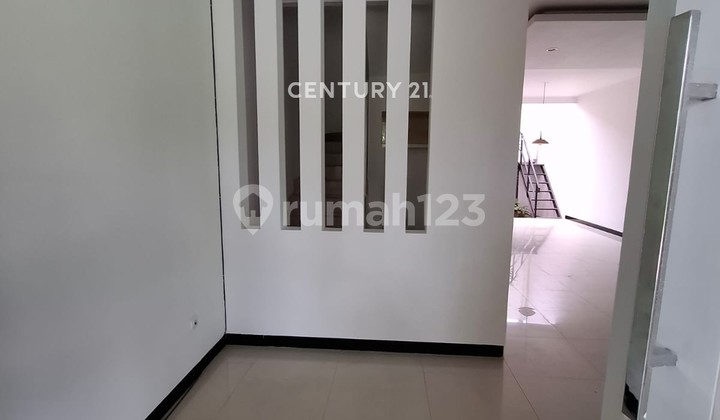 Rumah 2 Lantai Siap Huni di Cluster Sommerville Tki 5 Bandung 2