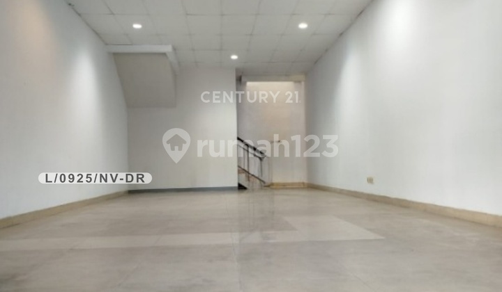 Two-Story Ready-to-Use and Strategic Shophouse in Mekarwangi, Bandung