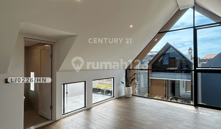 Rumah 2 Lantai Furnished Strategis di Riverside Residence Bandung