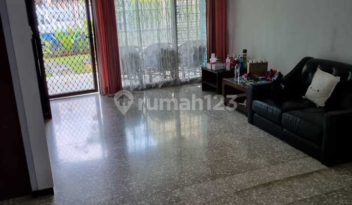 R2000 Rumah Di Taman Surya, Jakarta Barat